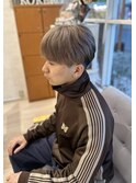 10代、20代、30代に人気のホワイトミルクティー、骨格補正カット