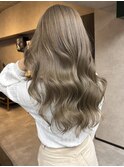 ミルクティーアッシュ、ハイトーンカラー、レイヤーカット、