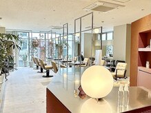 骨格を綺麗にみせる再現性の高いヘアやトレンドから自分に似合うスタイルまで幅広くご提案☆