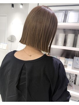 キートス(Kiitos) ★20代30代40代U24切りっぱなしボブ似合わせベージュ