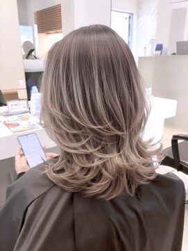 モアナ バイ ヘッドライト 沖縄南風原店(Moana by HEADLIGHT) Moana【南風原】#レイヤーカット#バレイヤージュ#ベージュ