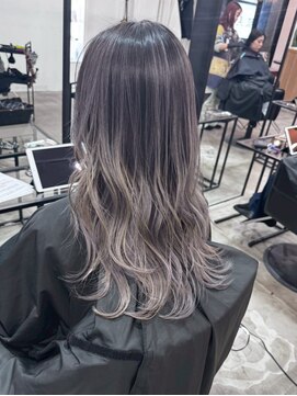 ウィリーベル 沖縄(WILLIE BELLE) 外国人風ハイライト/ゆるふわロング/パールアッシュ/グレージュ