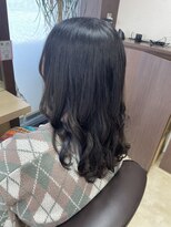 美容室ステラ 東大宮店 さりげなインナーカラー×ゆる巻きミディ