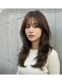 ナチュラルブラウンカラーローレイヤーカット