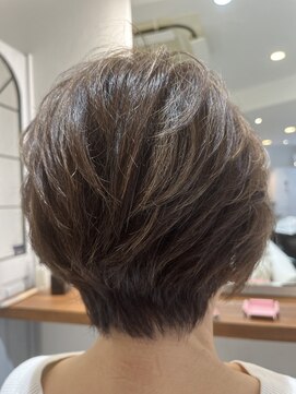 クリスタルマジック ポノポノ(ponopono) 毛先の束感を出すショート