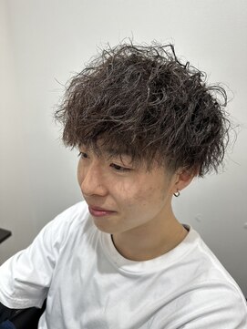 イルミ(iLUMi) iLUMi  ×　メンズパーマ