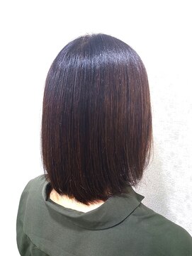 コンテ(CONTE) 冬にピッタリのツヤカラーボブ