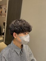 ウノプリールヴァモス(unopulir Vamos)&nbsp;波巻きスパイラル刈り上げメンズマッシュ前下がり