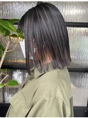 グレージュ切りっぱなしボブ前髪ありミニボブミルクティベージュ