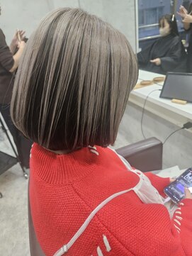 ベベ('BEBE) ボブ アンブレラカラー ベージュ