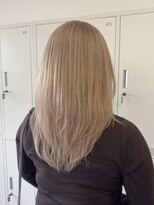 アンドシー(&C.)&nbsp;レイヤーカット、ホワイトブロンド