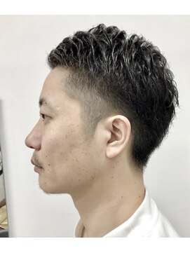 フィル(fil) 刈り上げショート