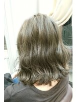 ヘアー デザイン レガリタ(Hair Design LEGALITA)&nbsp;抜け感も楽しめるグレーパール