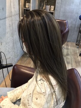 ロダット 横浜(LODAT by little) バレイヤージュ×グレージュ【LODAT横浜】