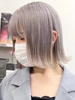 ウィコ 新宿(WICO)&nbsp;ホワイトシルバー[ケアブリーチ/ペールベージュ/新宿駅]