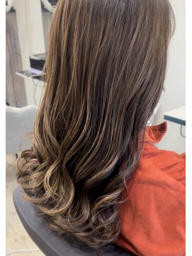 サロン グラーティア(Salon Gratia) 簡単ゆるフワツヤ感ベージュ☆