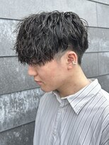 ヒュイル バイ ニアウ(Hwyl by Niau)&nbsp;メンズマッシュパーマ波巻スパイラルパーマニュアンスパーマ