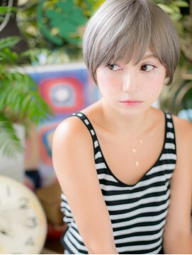 カバーヘア ブリス 上尾西口店(COVER HAIR bliss) 斜めバングハイトーンカラーウルフマッシュh3上尾10代20代30代