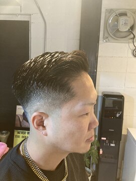 レガーロ(REGARO) スキンフェード