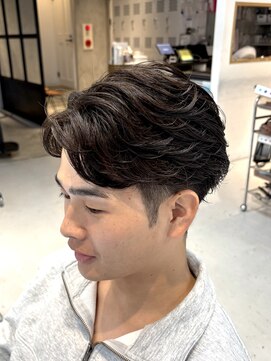 エリマ 調布(elima) 調布メンズ刈り上げセンターパートフェザーパーマ強め30代