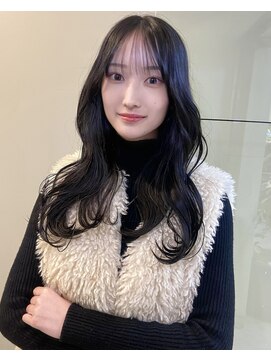 ベル 新宿(Belle) 低めレイヤー×透け感暗めカラー×シースルーバング