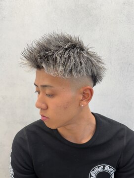 MEN’S HAIR/ツイストスパイラル/ホワイトハイライト/西院/眉毛