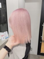 ユウル 横浜(juhl.)&nbsp;ホワイトピンクカラーブリーチダブルカラーコーラルピンク横浜駅