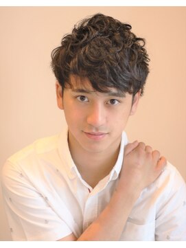 ノイセル(Noisyle) くせ毛風パーマセミウエットトランクスヘアフェザーマッシュ