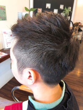 バーバーながさわ 刈上げスタイル