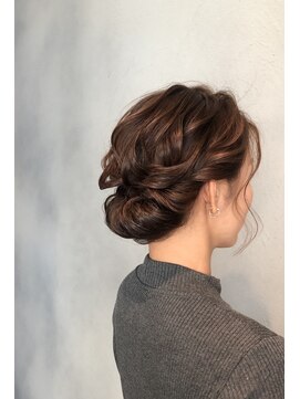 コル(coru) 下めルーズアップ