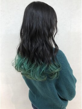 リア(Lia by KENJE) Lia 毛先のみにはビビッドなカラーを♪