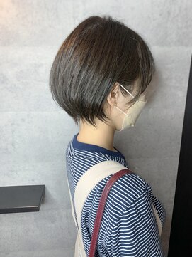 アミダ(AmiDA) 耳掛けくびれショート