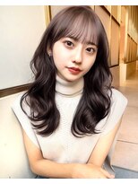 アフロートリノ(AFLOAT Leino)&nbsp;抜け感のあるレイヤーカットで作る可愛い顔まわりカット