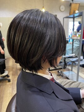 チルバイヘアーガーデンミルクティ(Chillbyhairgardenmilktea) 丸みショート