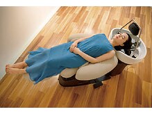 【頭浸浴単体メニュー￥3300】頭浸浴でリラクゼーションを高めて髪の美しさと健やかさを引き出します。