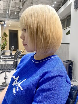 ノブレス ノアール(NOBLESSE NOIR) ハイトーンボブ/フェイスレイヤー/ブロンド