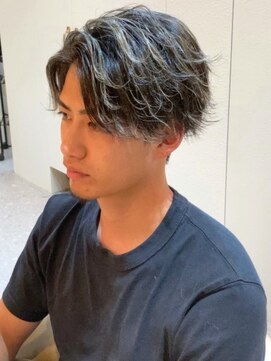 グリッター 仙台中央店(GRITTERs) サイドパート　ハイライトカラー　ナチュラルパーマ　カジュアル