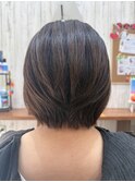 ショートボブに