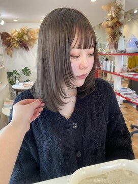 アンドゥー ヘア ガーデン(Andoux HAIR GARDEN) レイヤーカット・ミルクティーグレージュ