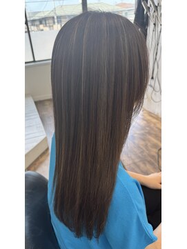 ヤイ(Yhai) カラー