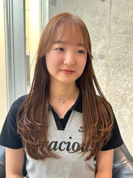 カケル(×.) 柔らかオリーブブラウン × レイヤースタイル