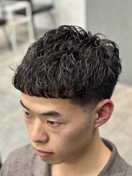 オーバルバイアピッシュ(OVARL by apish) メンズショートパーマ/テーパーフェード/フェードカット