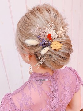 ルナクレセント (Luna crescent) シニヨンアップスタイル