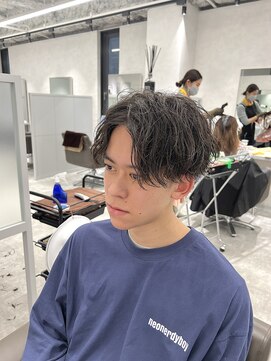 キートス(Kiitos) メンズツイスパ刈り上げマッシュ波打ちカール