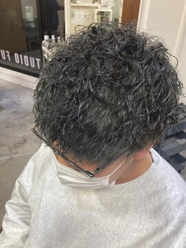 フツーロ 栄(FUTURO) ツイストプードル