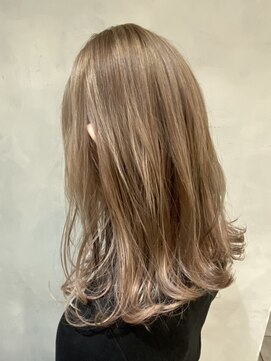 アースオーセンティック 所沢店(EARTH Authentic) ホワイトグレージュ