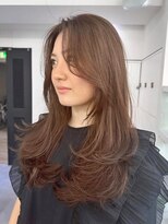 エル バイ アンキシム(elu by AHNKISM)&nbsp;ミディアムレイヤーカットストレートロングレイヤー心斎橋