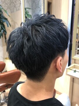 ビスイル 秋葉原店(Vis ill) 大人可愛いブルーカラー