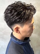 ディスイズバーバーサード(THIS IS BARBER 3rd)&nbsp;ツーブロック 毛流れパーマ アップバング 束感 ビジネス