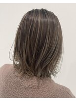 シュネア(shunea330)&nbsp;ベストハイライト×グレージュ×外ハネボブ